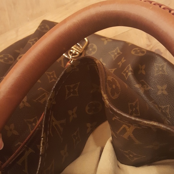 SOLD Louis Vuitton Artsy MM preloved, very clean! - Picture 3 of 8